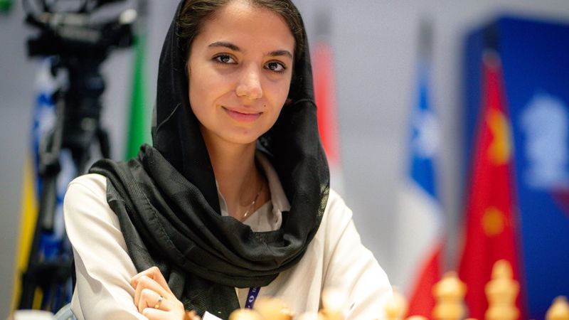 Иран хиджабын шешкен шахматшыдан бас тартты