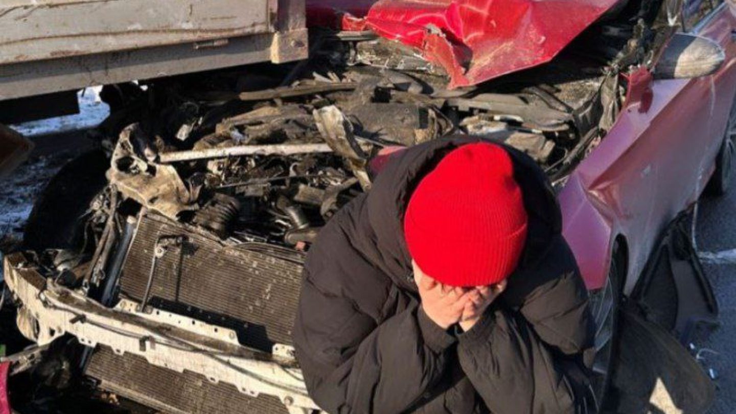 Казахстанский блогер разбил авто за 30 миллионов ради трюка