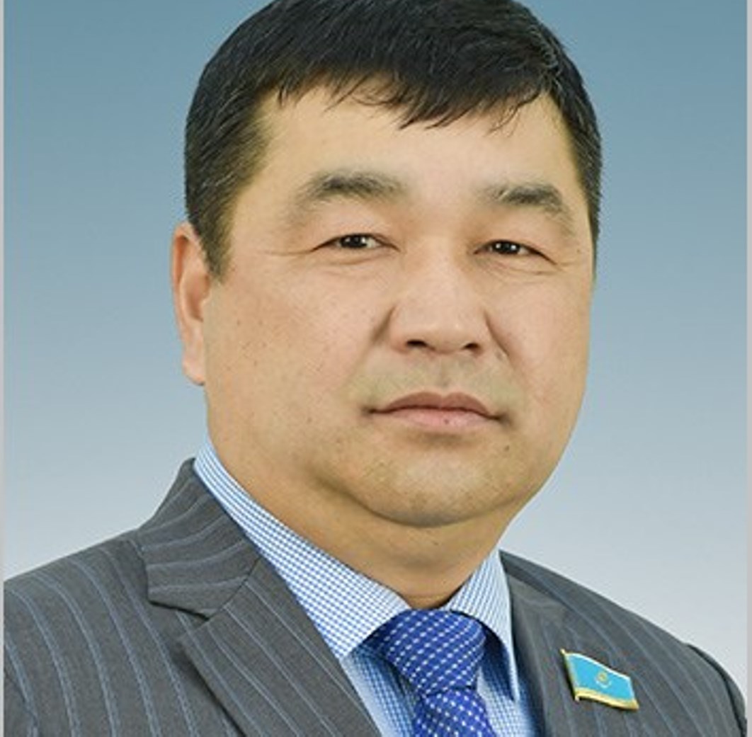 Казахстанский депутат признался, что поддерживает Путина