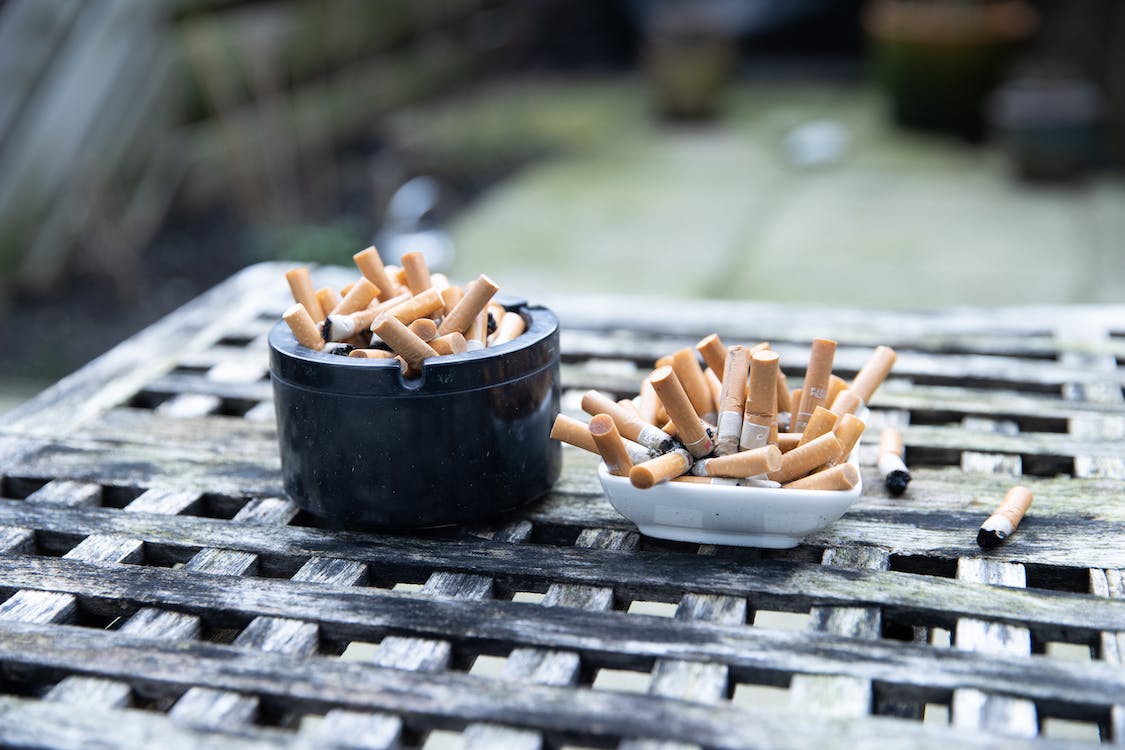 В Испании за уборку окурков на улицах будут платить табачные компании