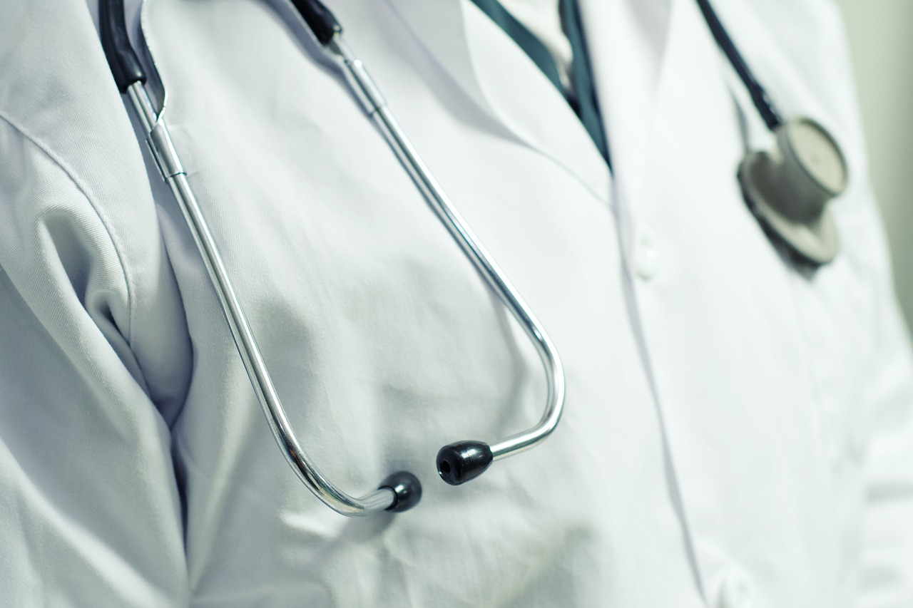 Преступники в белых халатах: в каких регионах врачи чаще всего нарушают закон
