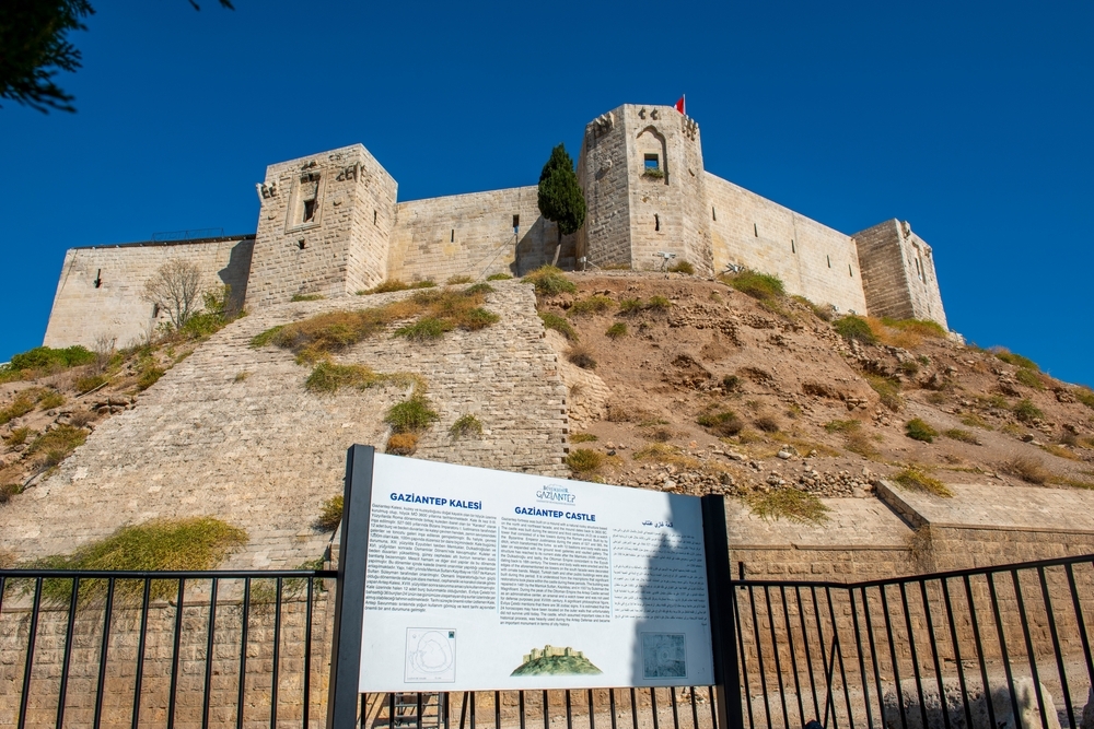 Землетрясение в Турции разрушило крепость, внесенную в список ЮНЕСКО