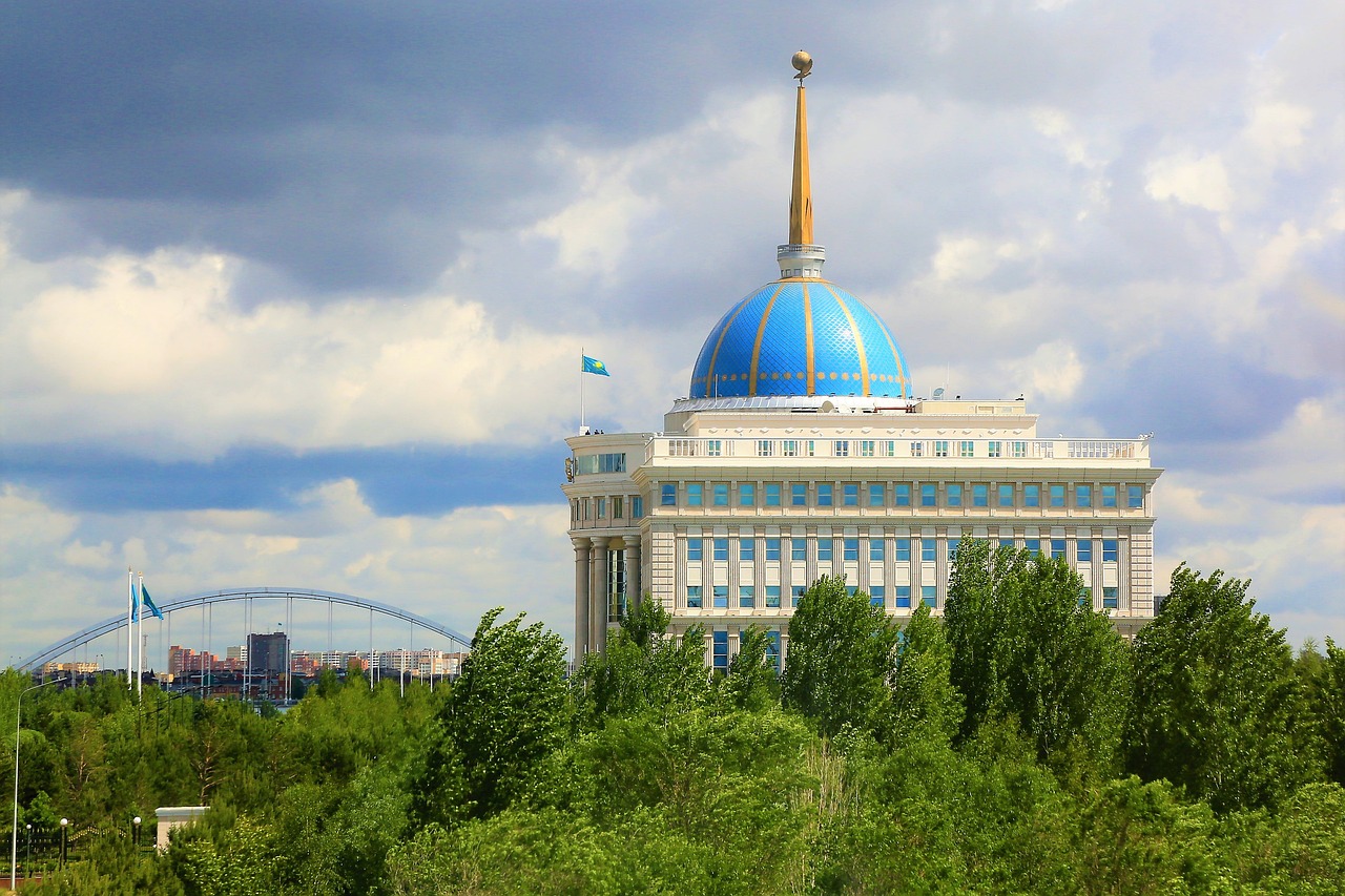 «К нашему великому прошлому»: переименовать четыре региона предложили в Казахстане