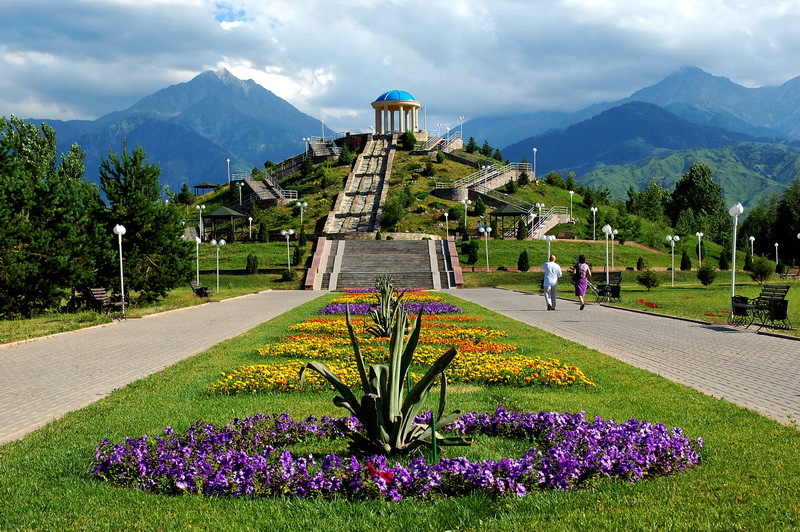 В Алматы ограничат посещение парков и скверов