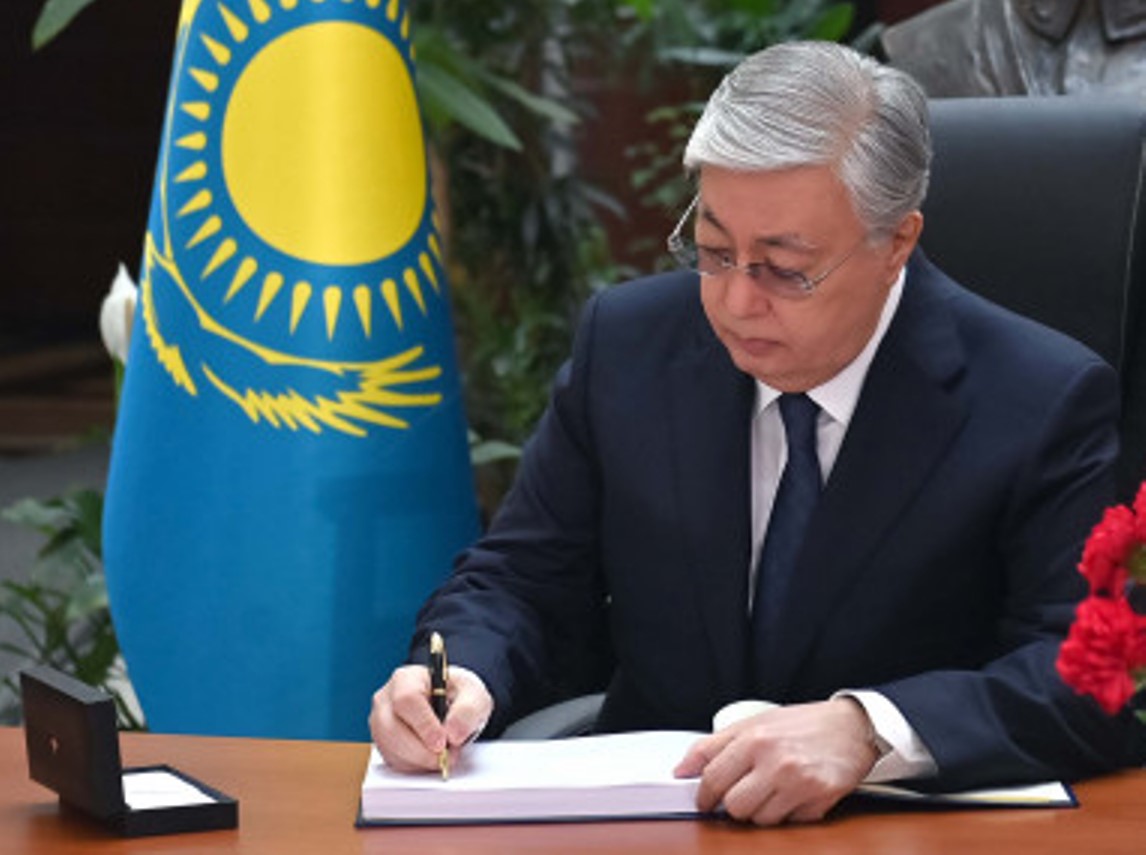 Токаев подписал закон против пыток