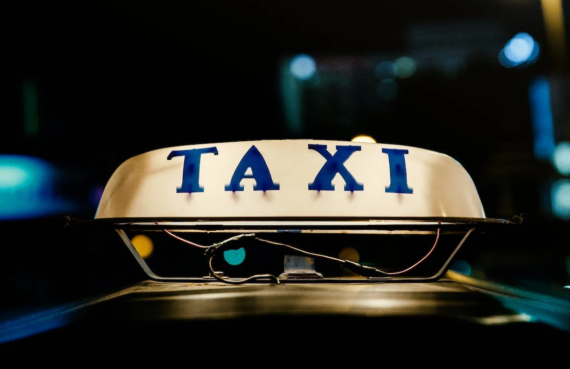 В Алматы появятся специализированные стоянки для такси