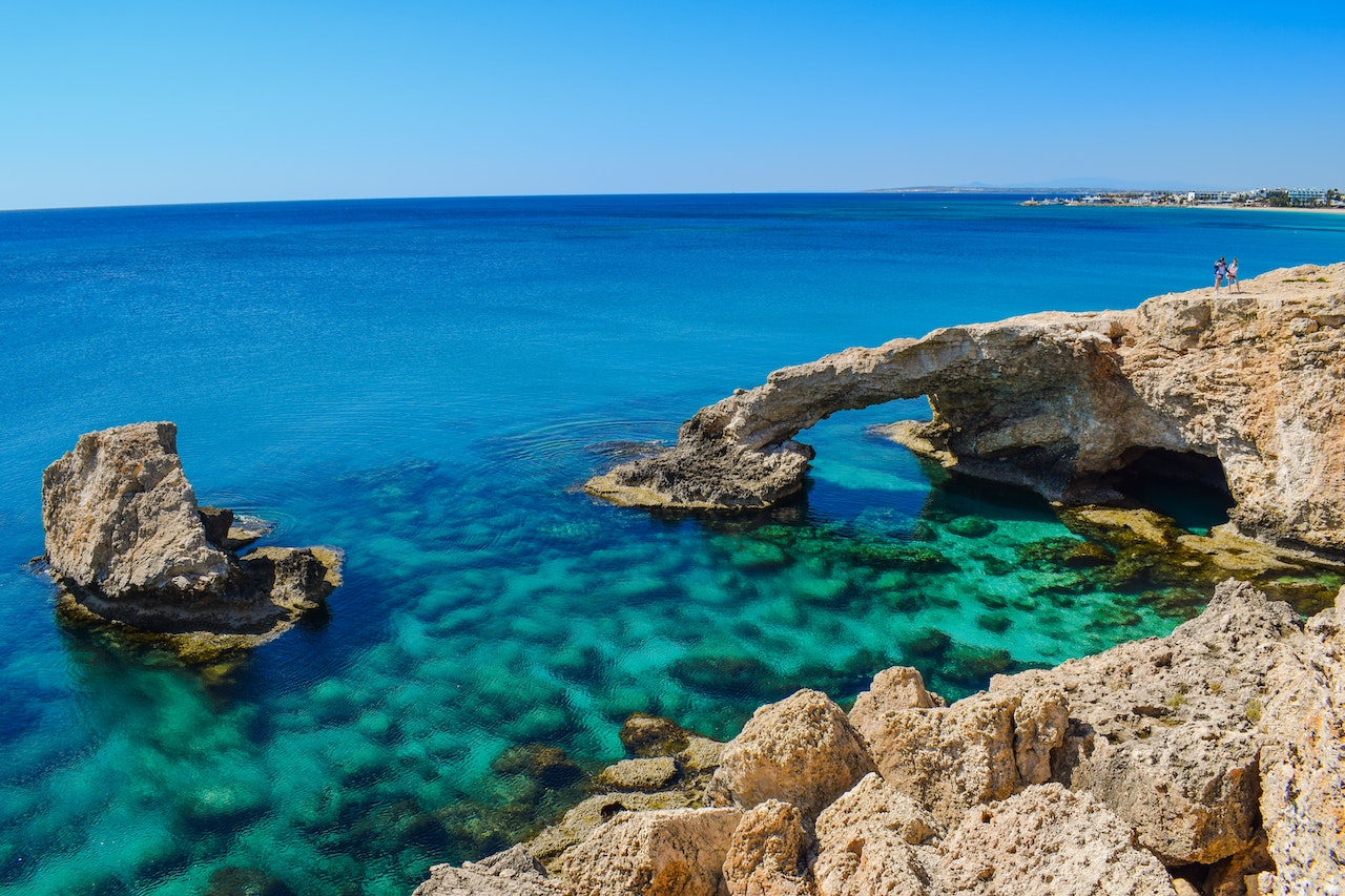Массовый отказ от путевок на Кипр: чего боятся туристы