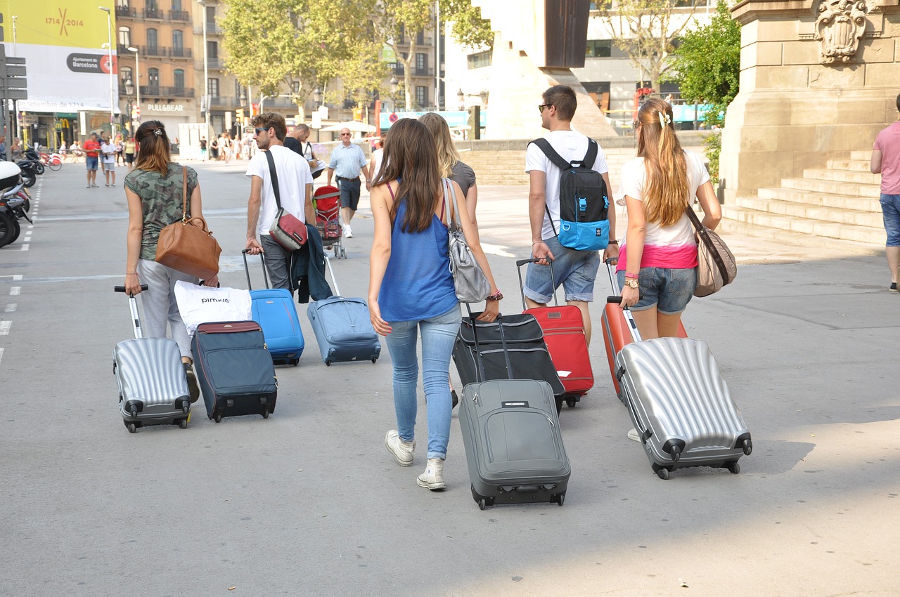 Законная и незаконная миграция: сколько иностранцев приехало с начала года в Алматы