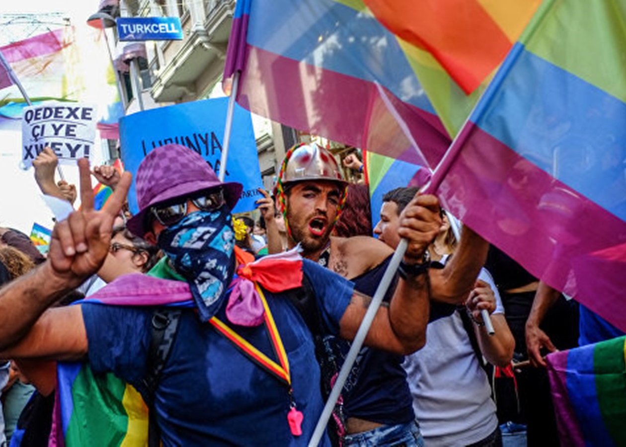 Гей-парад закончился массовыми задержаниями