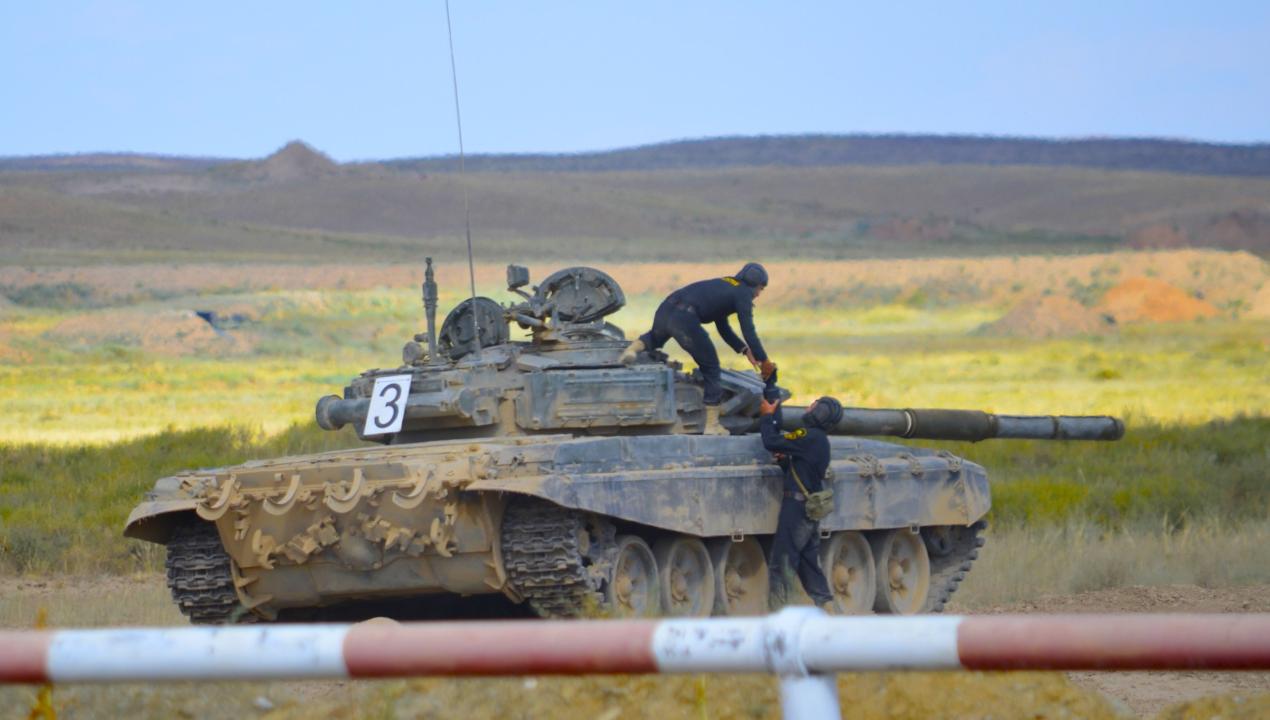 Транспортировку военной техники из Казахстана в Россию прокомментировали в Минобороны