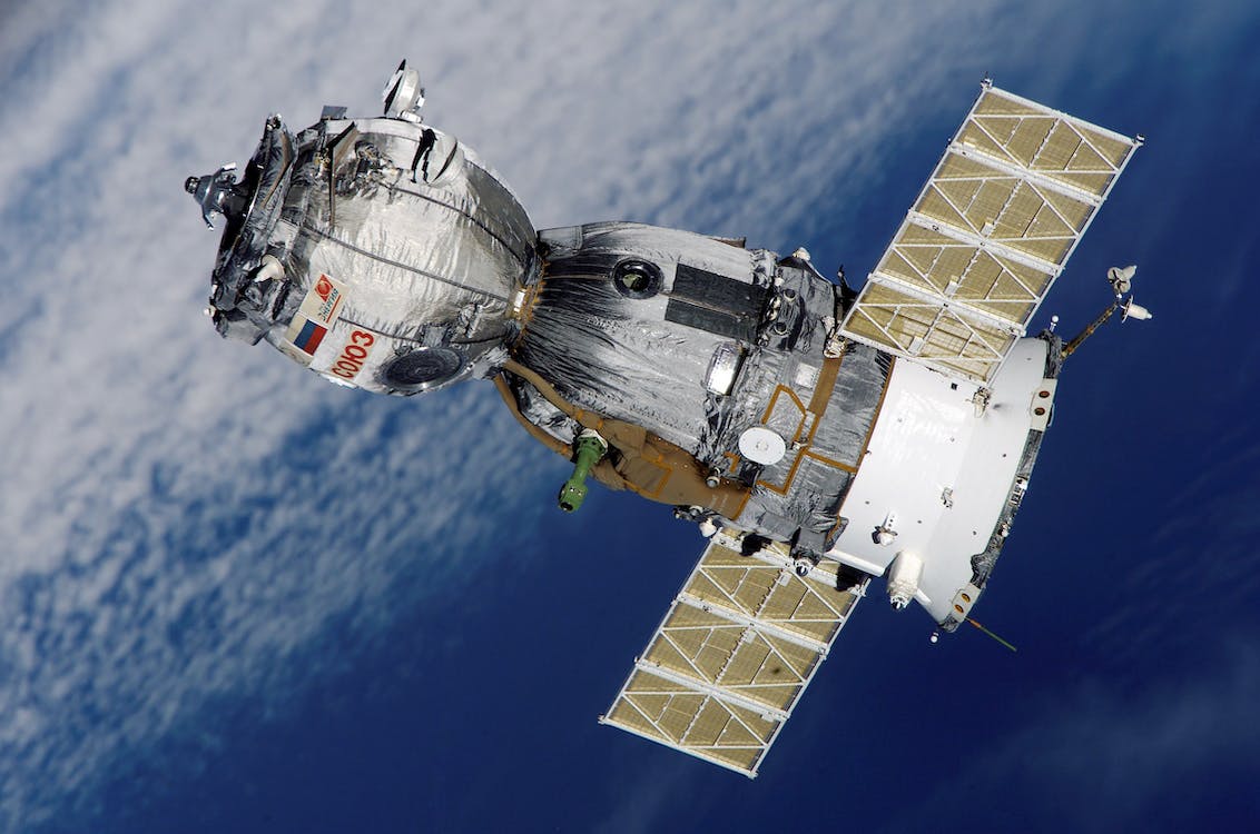 Звонок в космос. В США организовали связь со спутником при помощи 5G