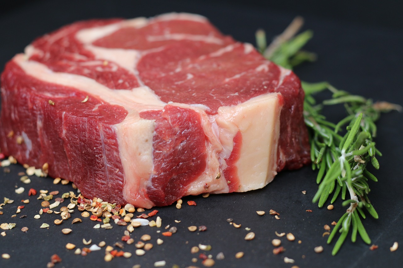 Плохая новость для любителей красного мяса: сколько порций могут угробить ваше здоровье
