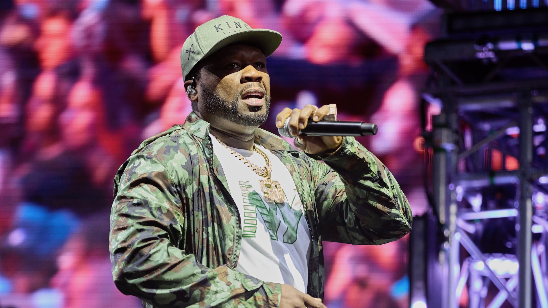 Рэпер 50 Cent прибыл в Алматы