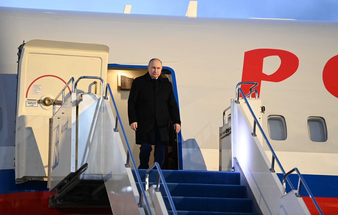 Владимир Путин прилетел в Казахстан