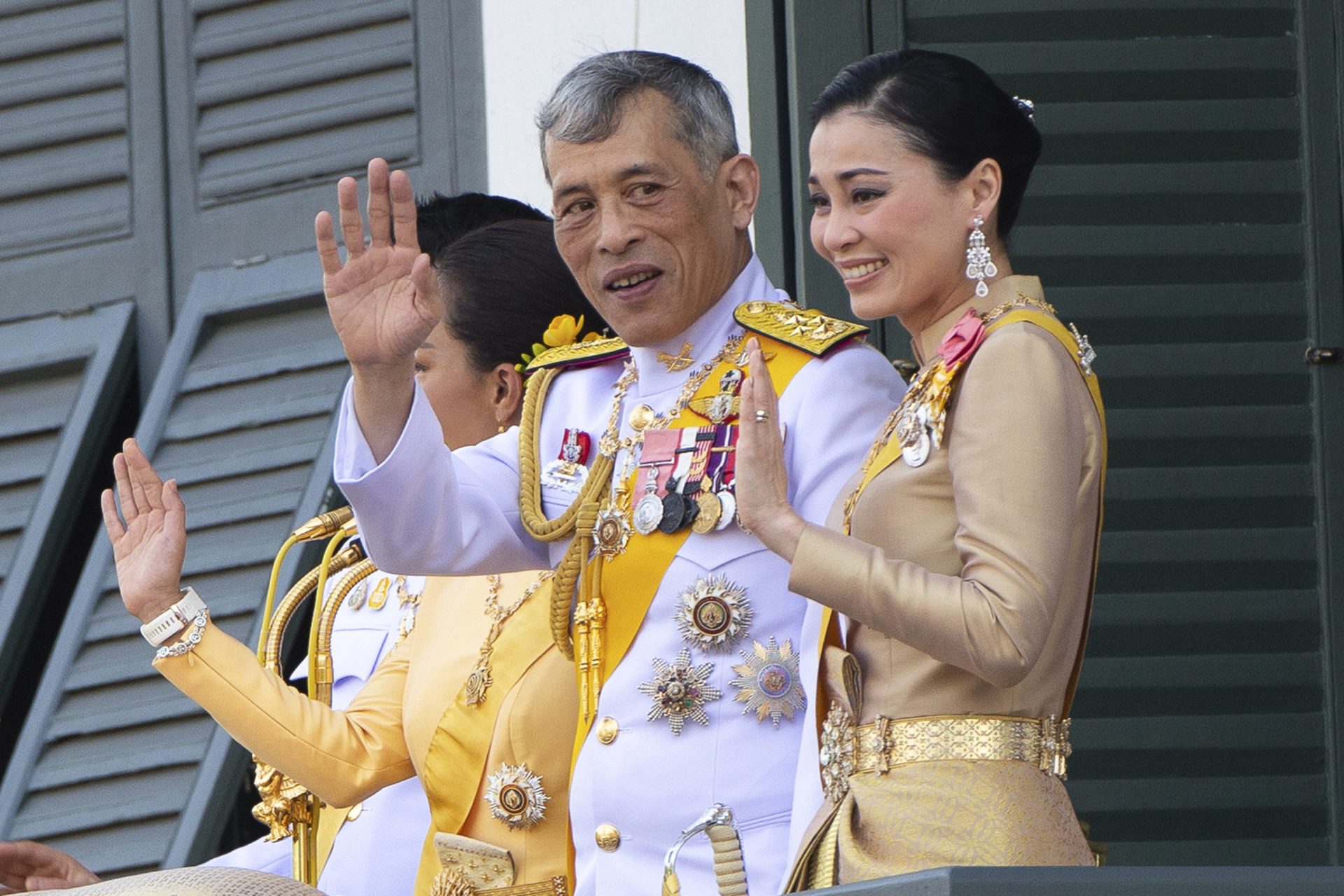 Депутата парламента Таиланда осудили на шесть лет за оскорбление короля