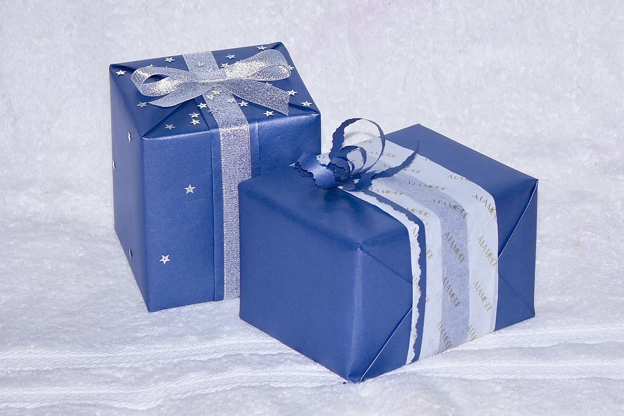 Держи кружку: что казахстанцы чаще всего покупают в подарок к Новому году?