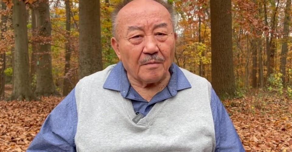 "Религия — это тьма!". Знаменитый казахский писатель бьет тревогу из-за исламизации общества