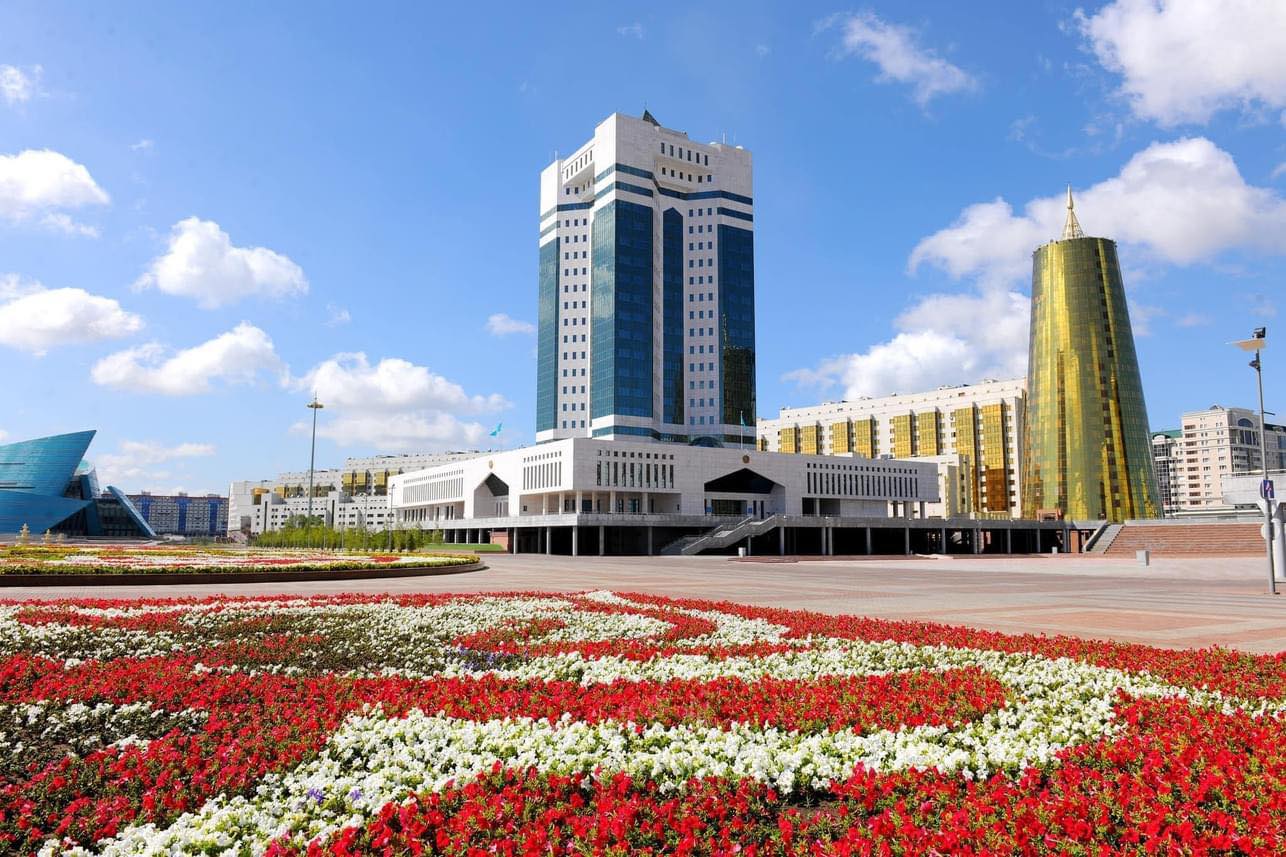 Кто нами правит: аналитики подсчитали средний возраст казахстанских министров