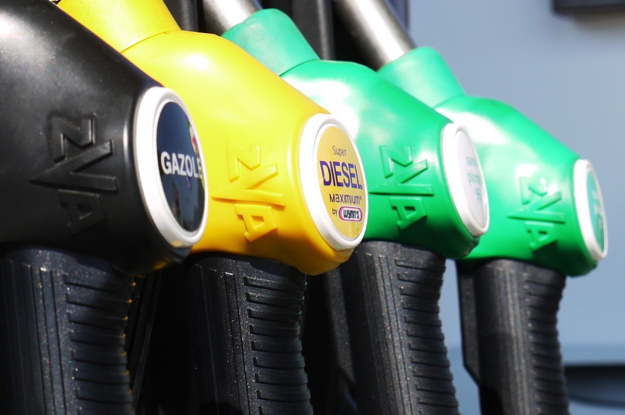 Сколько будет стоить дизель и бензин: в Казахстане планируют установить предельные цены
