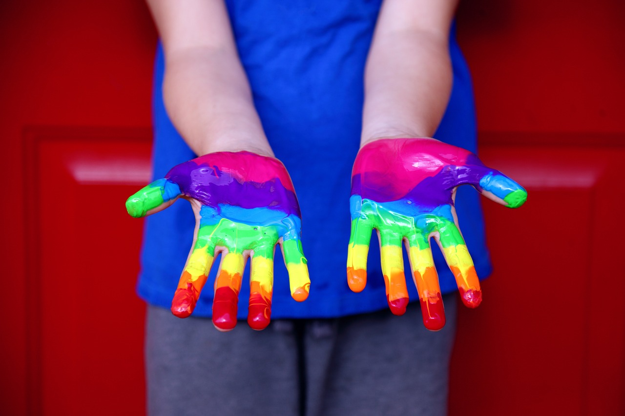 Смогут ли представители ЛГБТ усыновлять детей в Казахстане