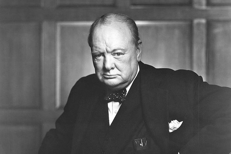 Вставную челюсть Черчилля продали на аукционе 