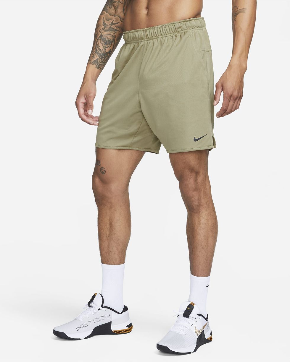 Nike, Rhone или Under Armour? Выбираем шорты для спортзала