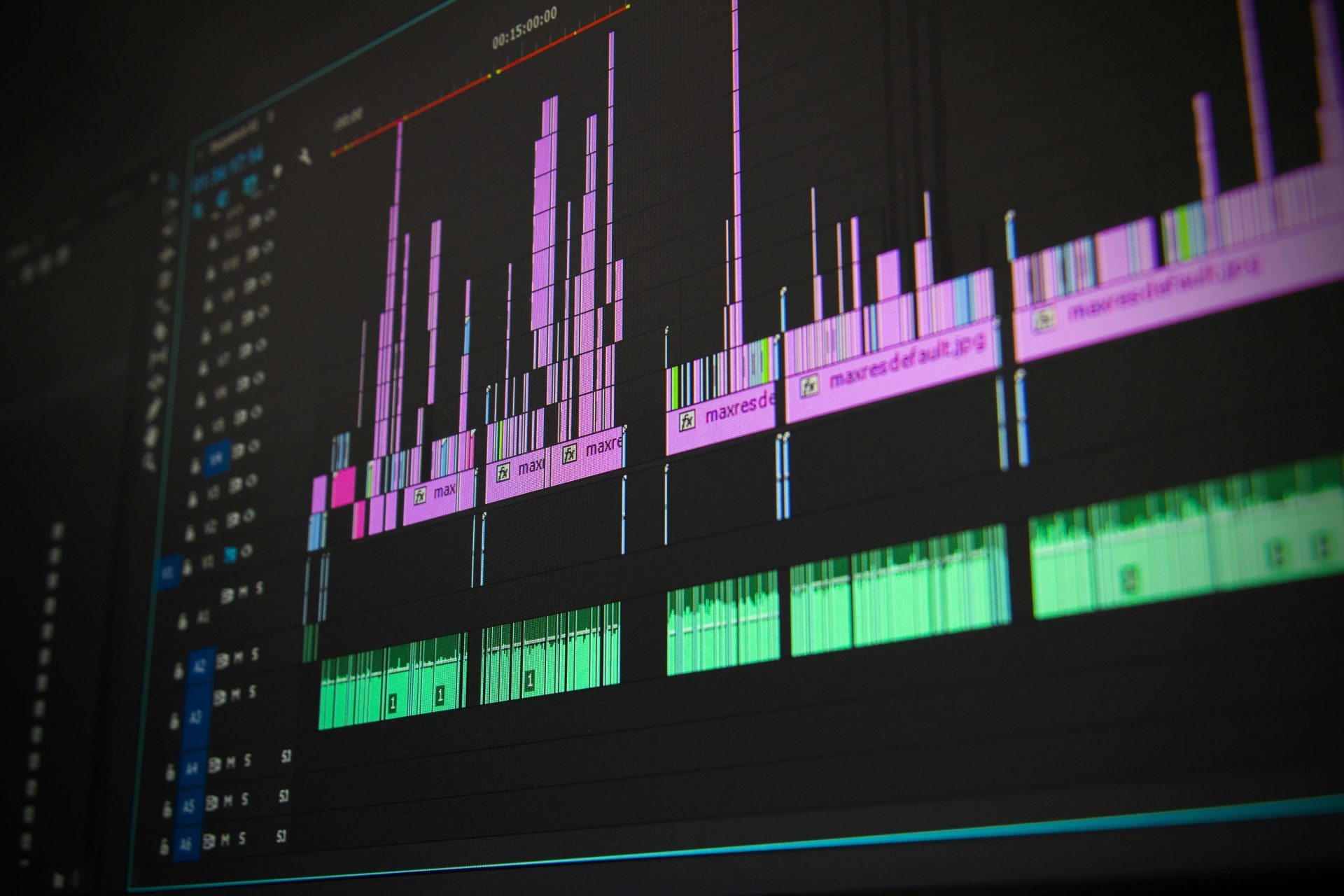 Adobe встроит ИИ в программу для видеомонтажа 
