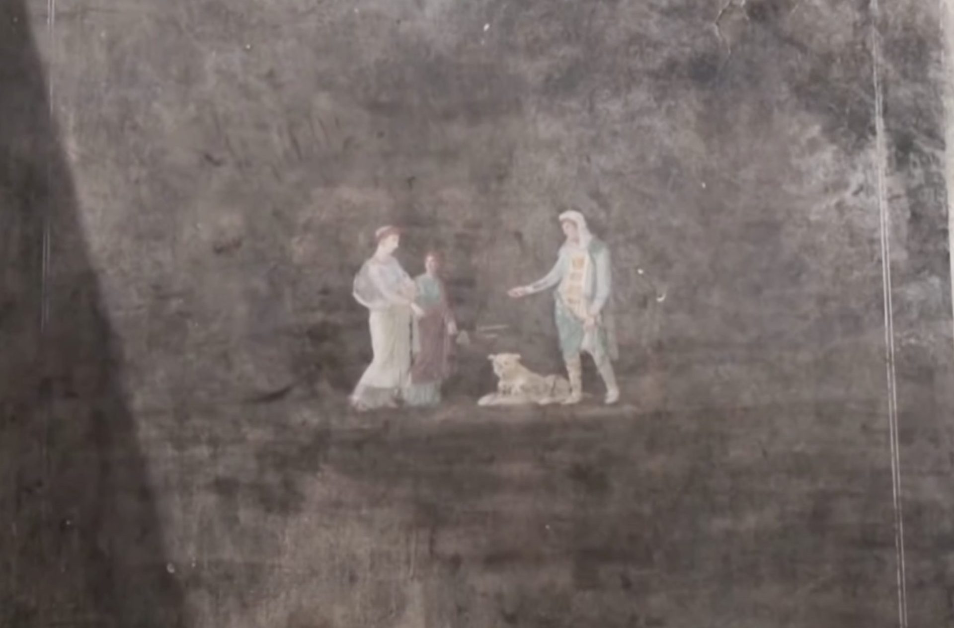 Загадочный банкетный зал с фресками и мозаикой обнаружен в Помпеях