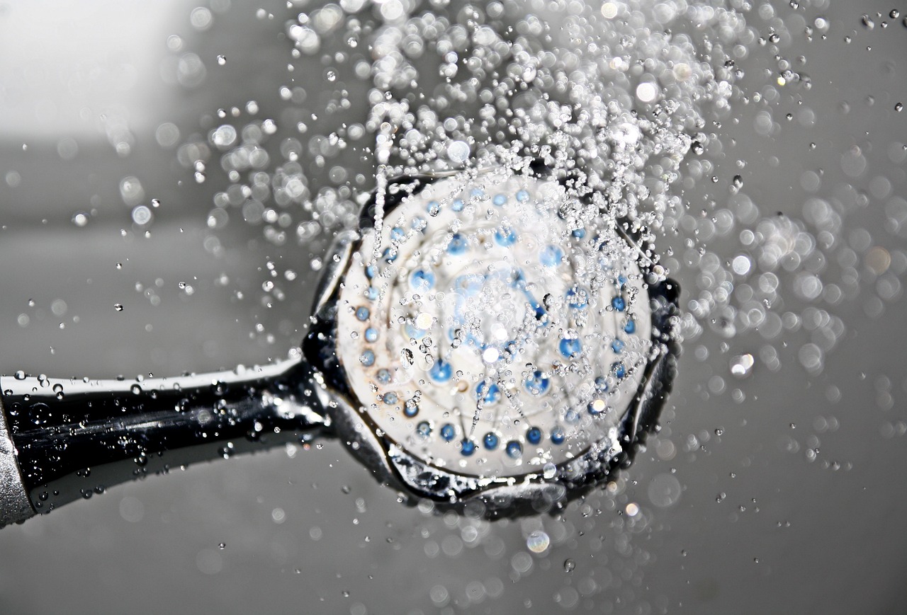 Раз в день или раз в неделю: как часто на самом деле нужно принимать душ
