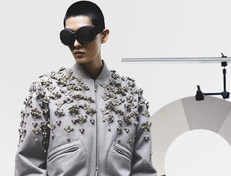 Вещь дня: бомбер Dior с кожаными вставками