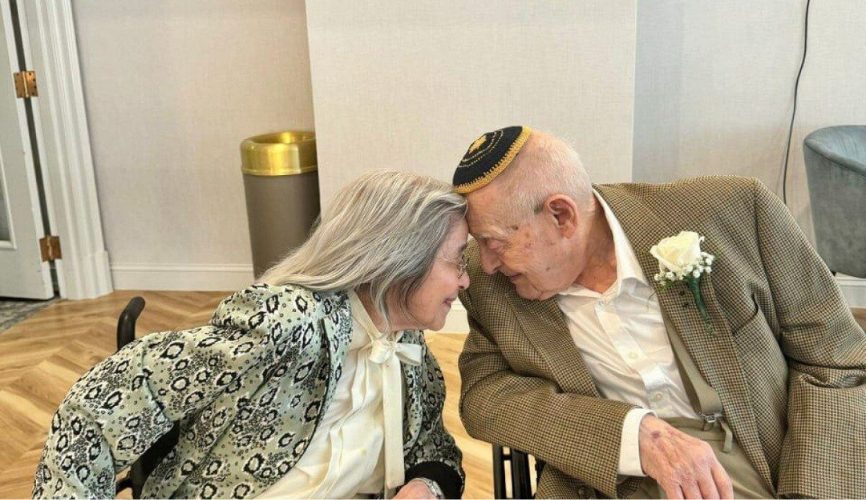 Америкалық әйел 102 жасында тұрмысқа шықты