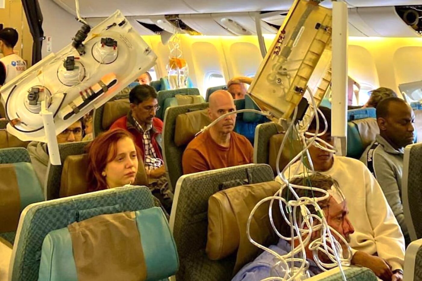 Пассажиры самолета Singapore Airlines рассказали о сценах «абсолютного ужаса»
