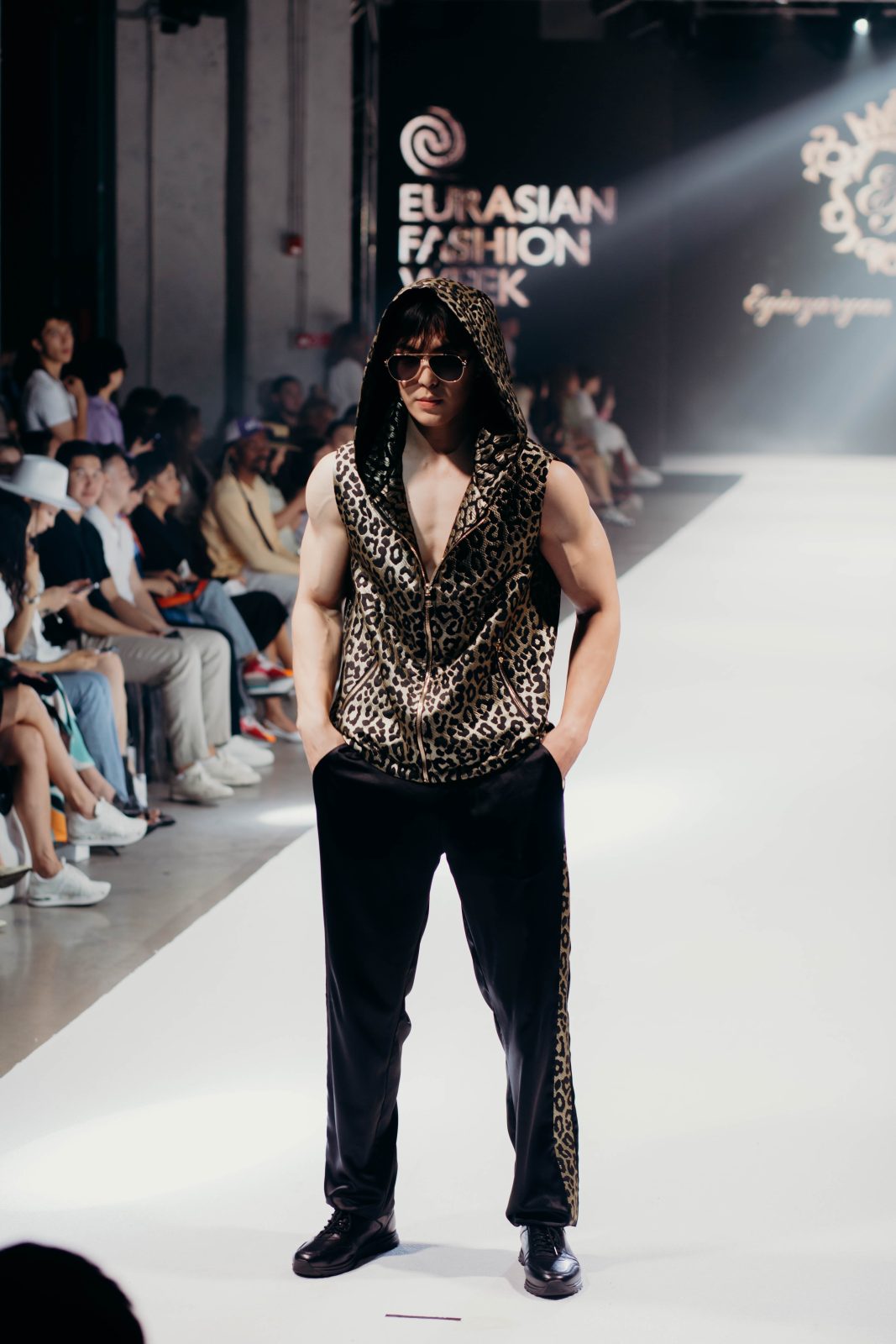 Леопард, национальный колорит и мода Южной Кореи. Четыре коллекции Eurasian Fashion Week